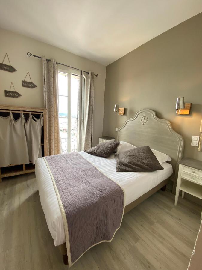 Hotel Restaurant De La Tour Sanary-sur-Mer Εξωτερικό φωτογραφία