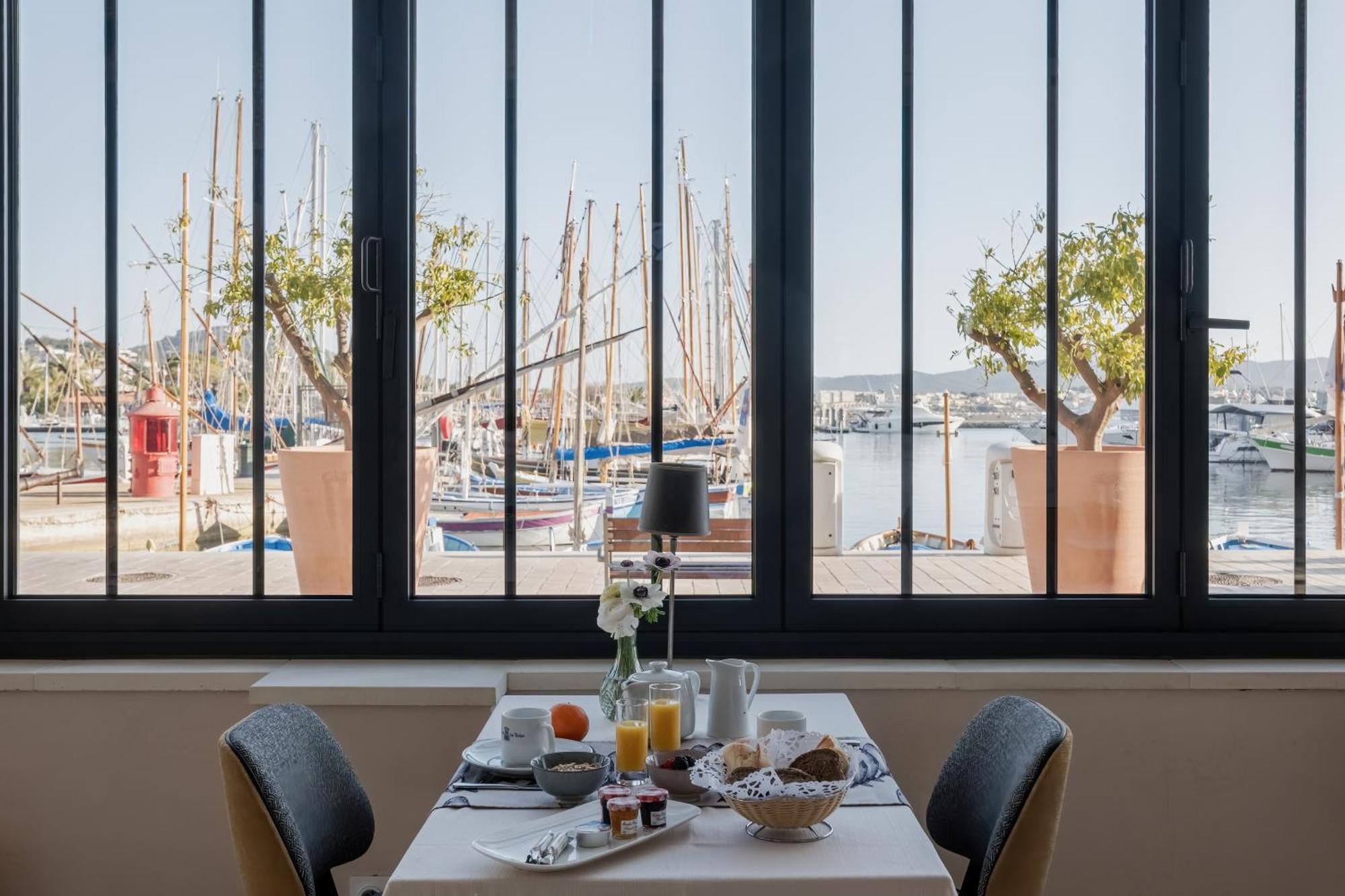 Hotel Restaurant De La Tour Sanary-sur-Mer Εξωτερικό φωτογραφία